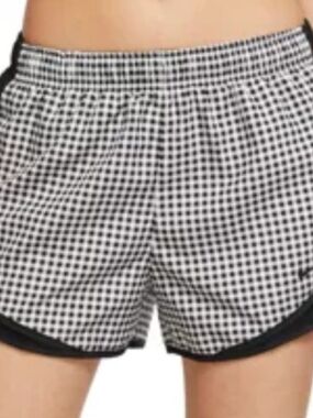 Nike Women's Tempo Gingham running shorts